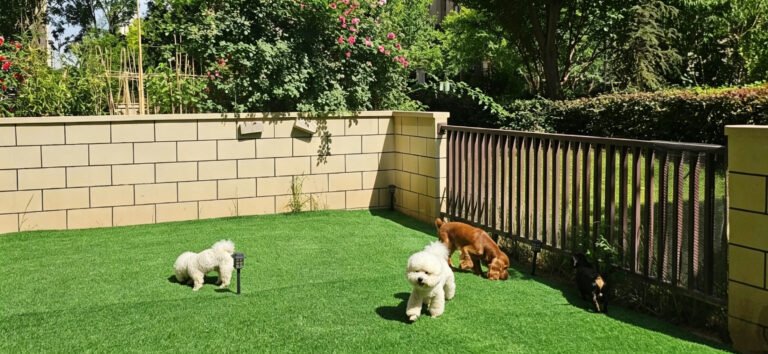 Pet-friendly artificial turf